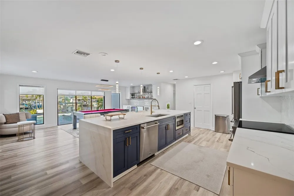 4213 DEEPWATER LANE Tampa, FL 33615