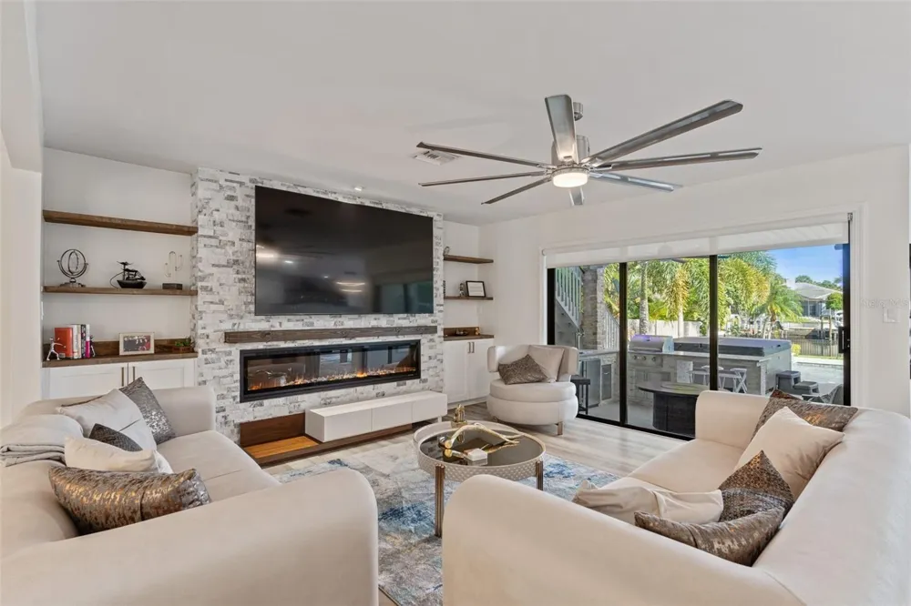 4213 DEEPWATER LANE Tampa, FL 33615