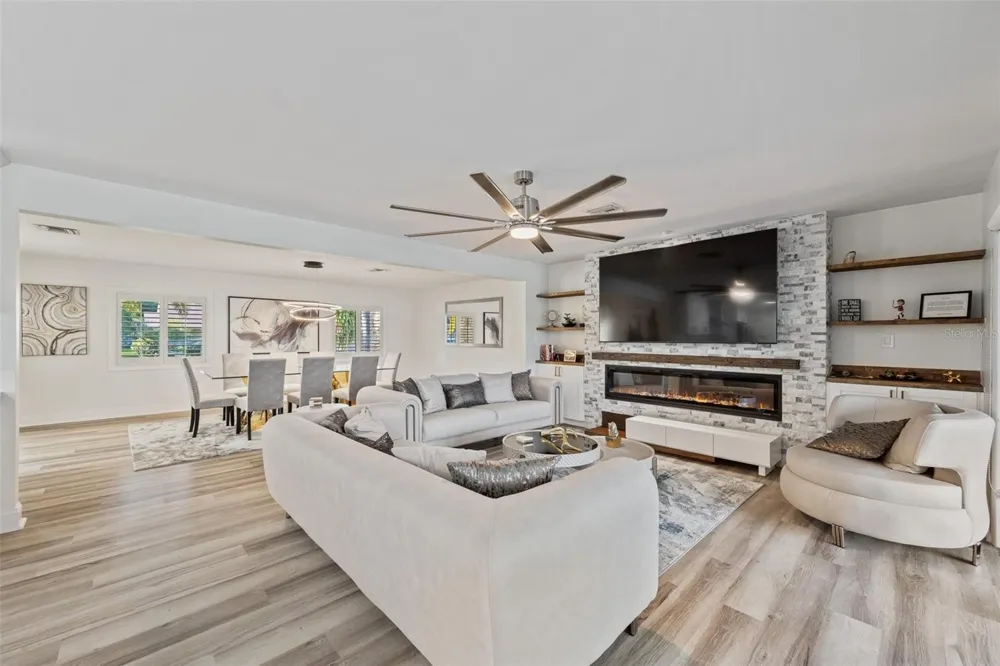 4213 DEEPWATER LANE Tampa, FL 33615