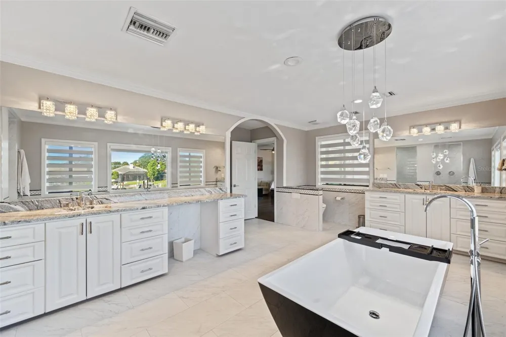 4213 DEEPWATER LANE Tampa, FL 33615