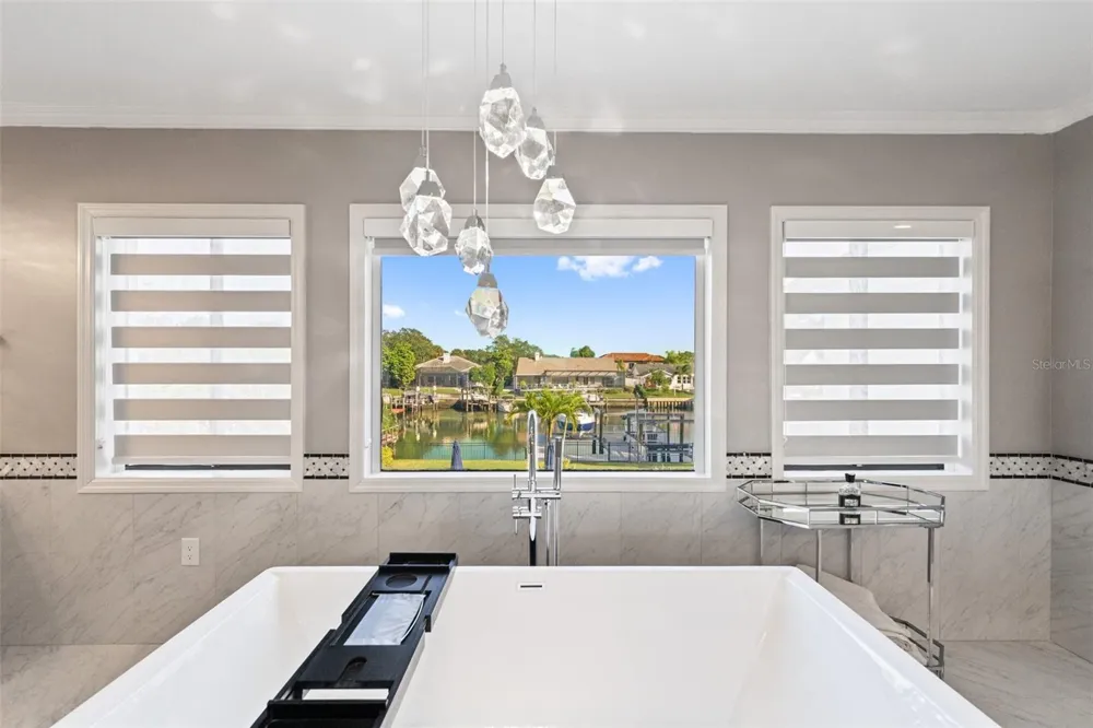 4213 DEEPWATER LANE Tampa, FL 33615