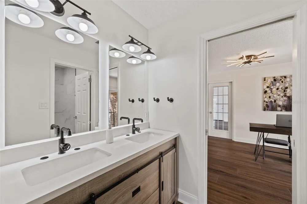 4213 DEEPWATER LANE Tampa, FL 33615