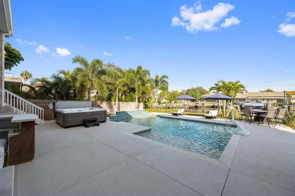 4213 DEEPWATER LANE Tampa, FL 33615