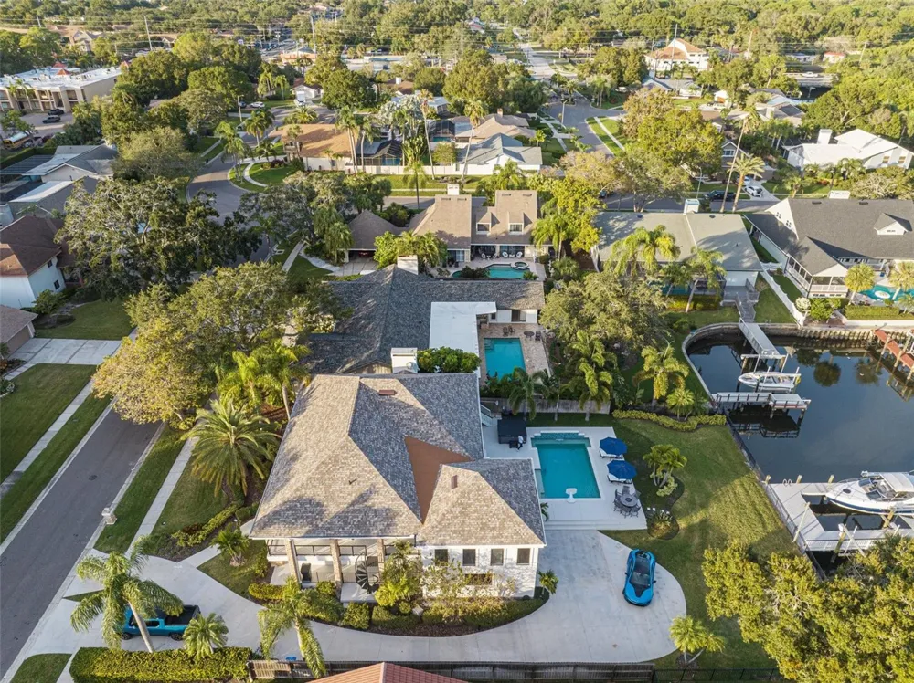 4213 DEEPWATER LANE Tampa, FL 33615