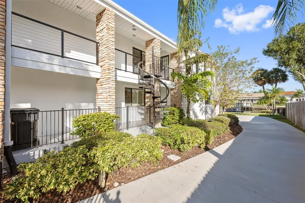 4213 DEEPWATER LANE Tampa, FL 33615