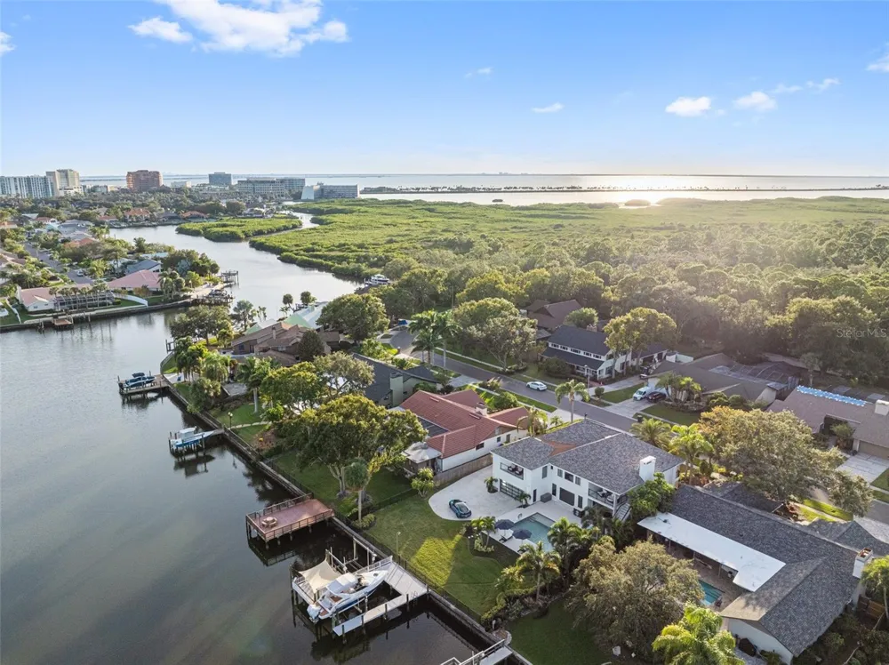 4213 DEEPWATER LANE Tampa, FL 33615