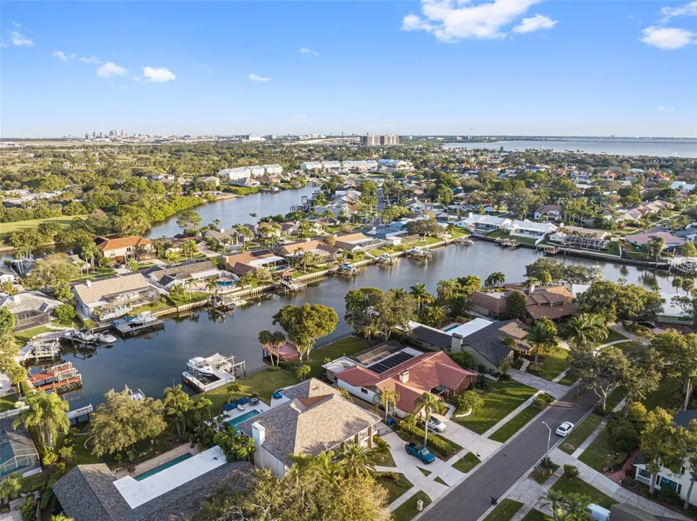 4213 DEEPWATER LANE Tampa, FL 33615