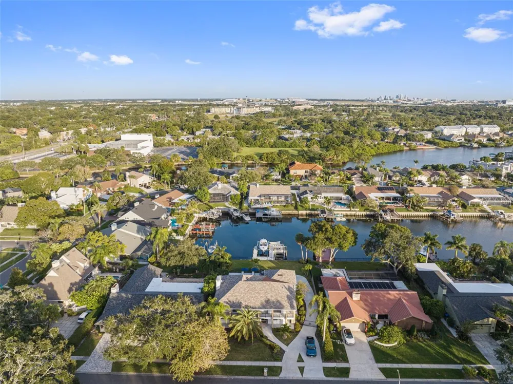 4213 DEEPWATER LANE Tampa, FL 33615