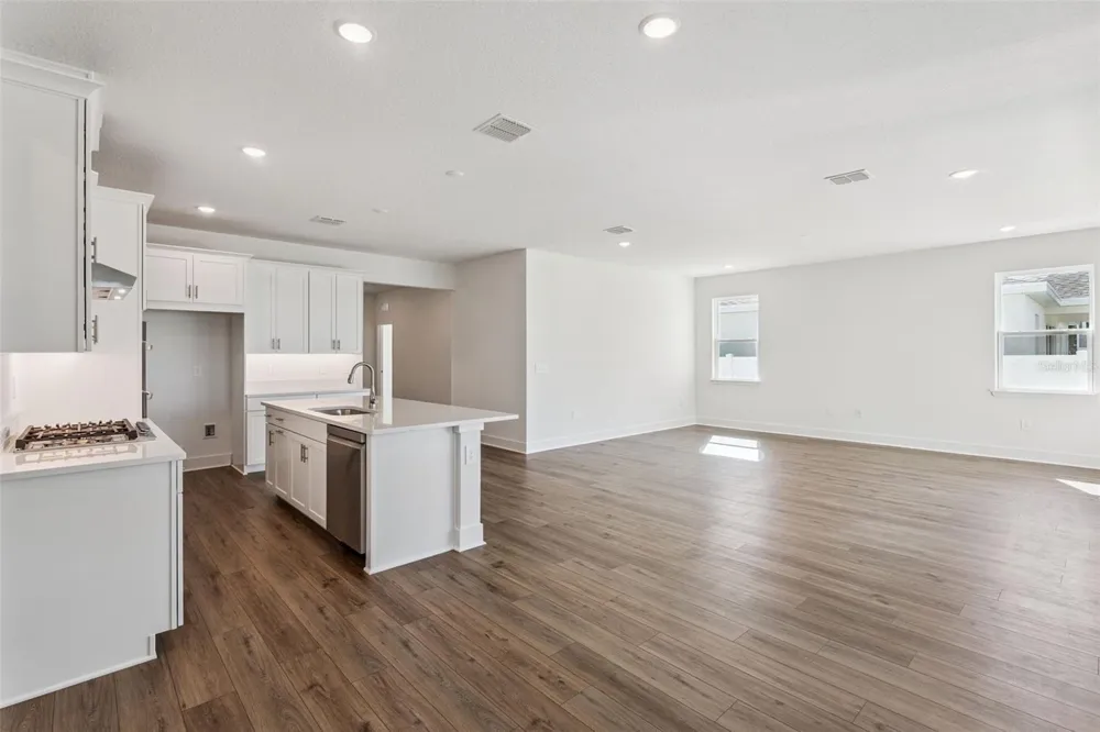 526 EMERALD GROVE DRIVE Apopka, FL 32703