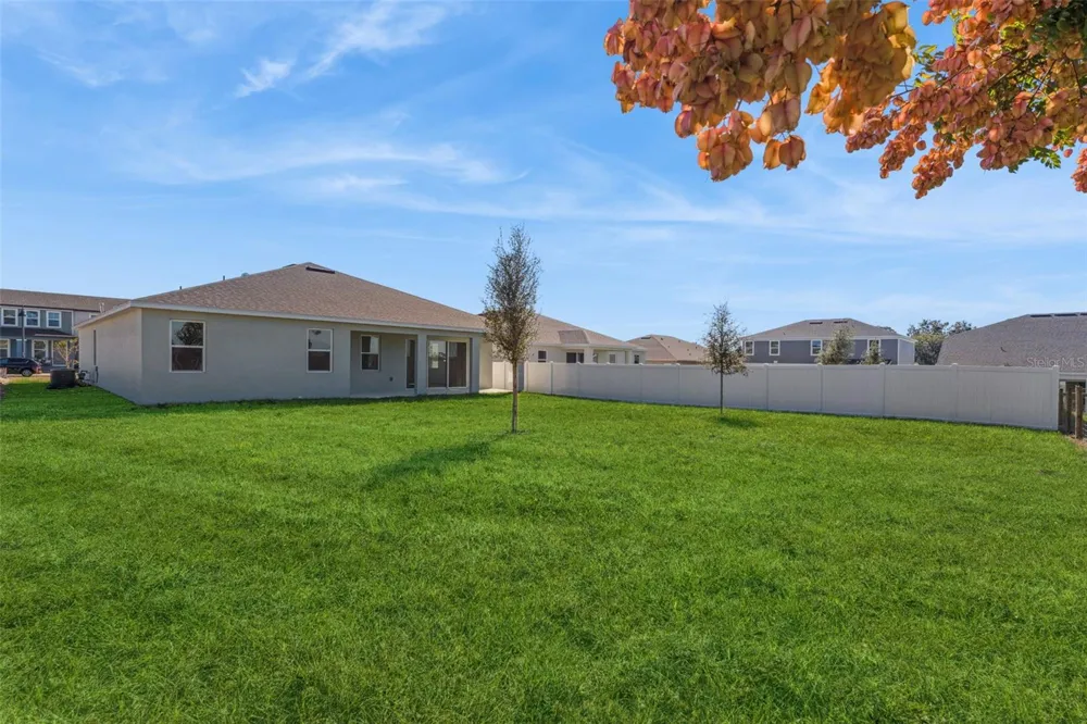526 EMERALD GROVE DRIVE Apopka, FL 32703