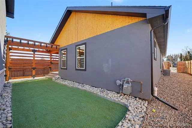 125 6th Street Dacono, CO 80514