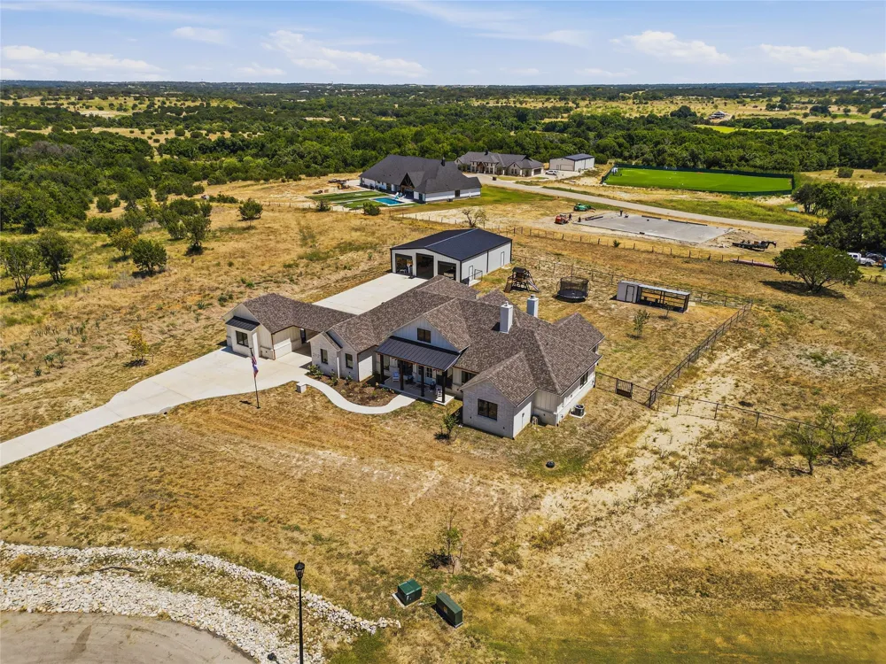 212 Dan Russell Bend Weatherford, TX 76087