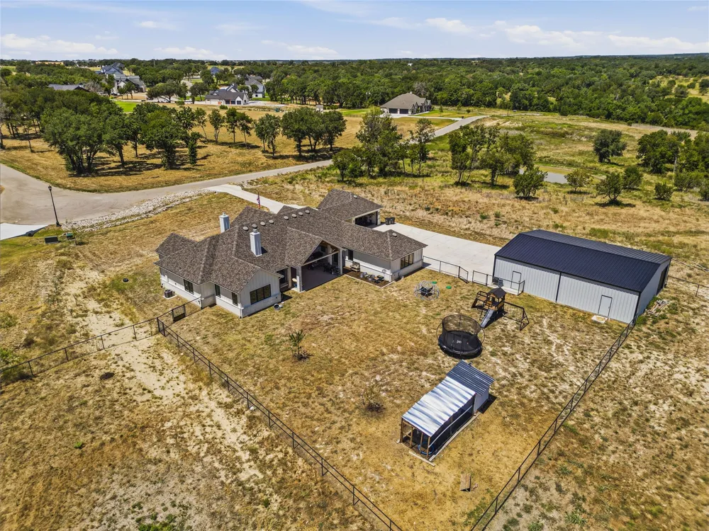 212 Dan Russell Bend Weatherford, TX 76087