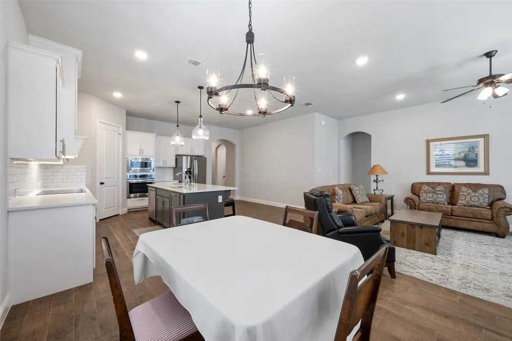 1308 Robinson Valley Drive Weatherford, TX 76087