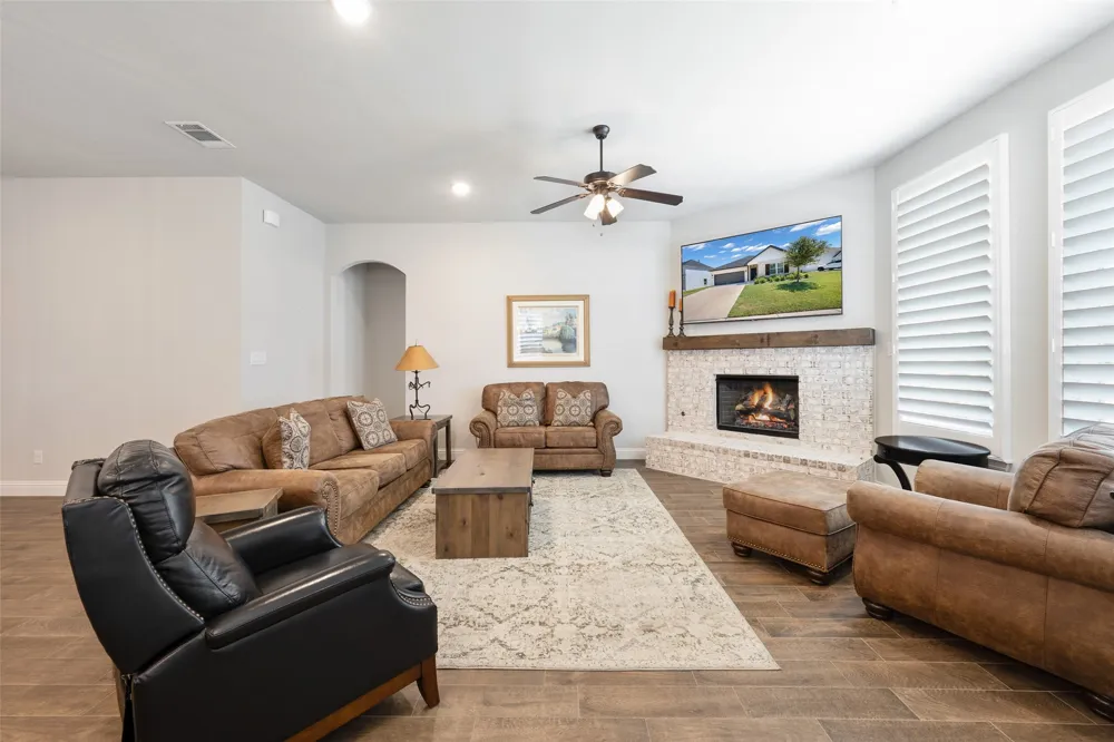1308 Robinson Valley Drive Weatherford, TX 76087