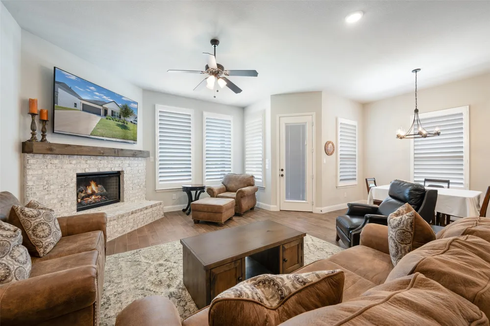 1308 Robinson Valley Drive Weatherford, TX 76087