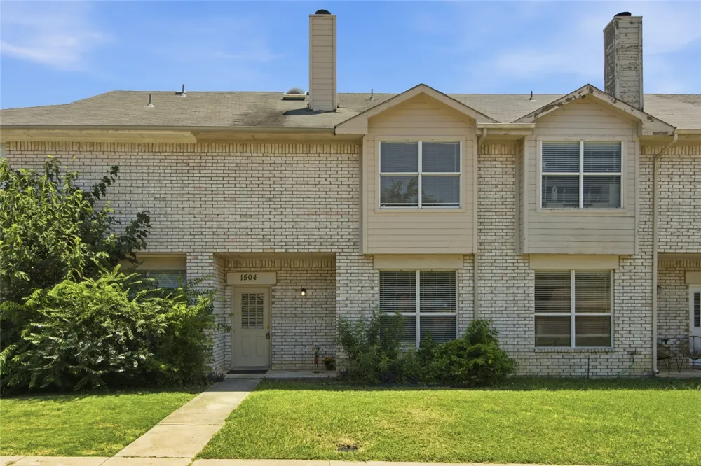 1504 Park Lane Drive Lewisville, TX 75067