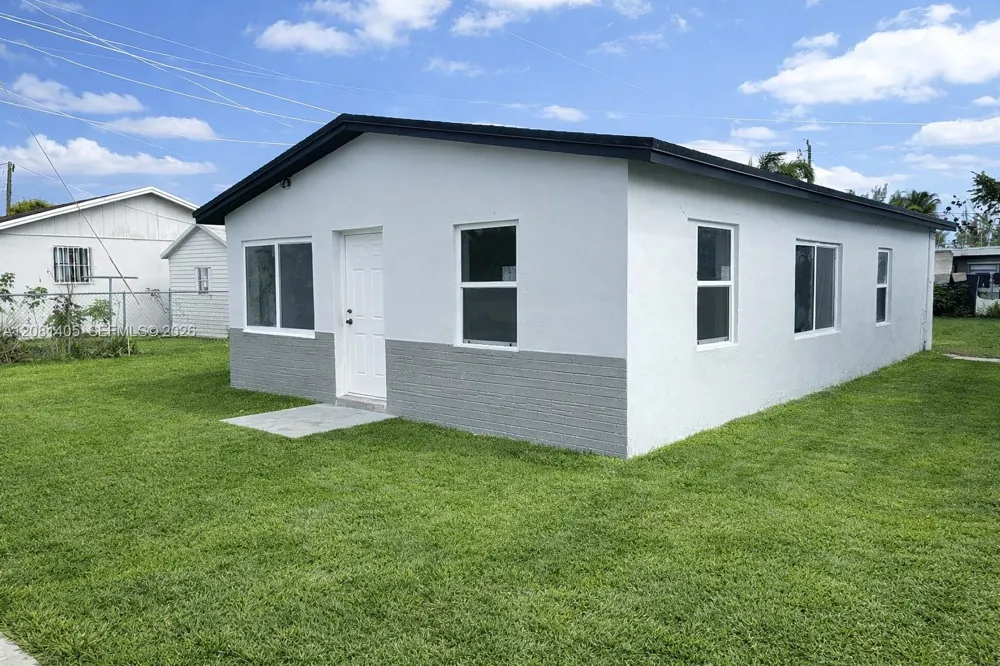 1405 NW 5th Ct #2 Florida City, FL 33034
