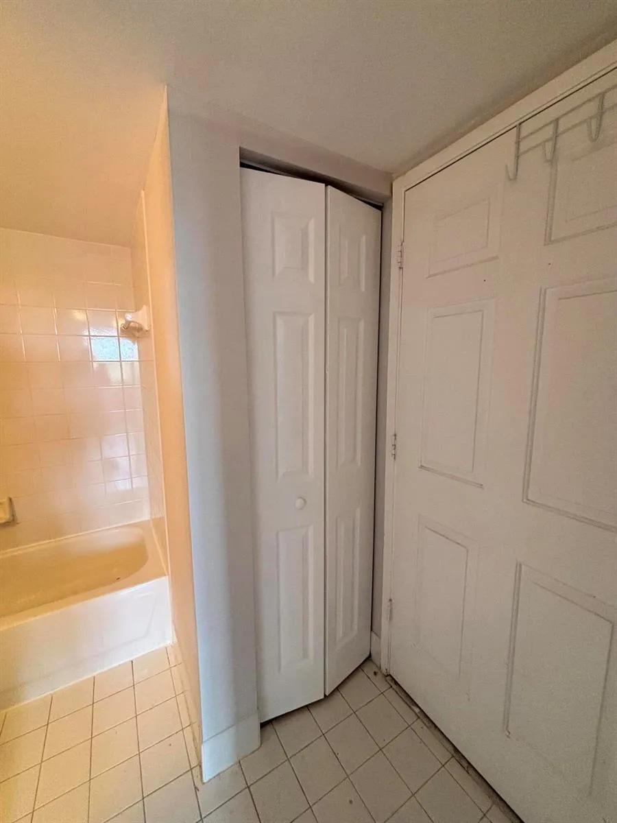 2640 S UNIVERSITY DRIVE #305 Davie, FL 33328