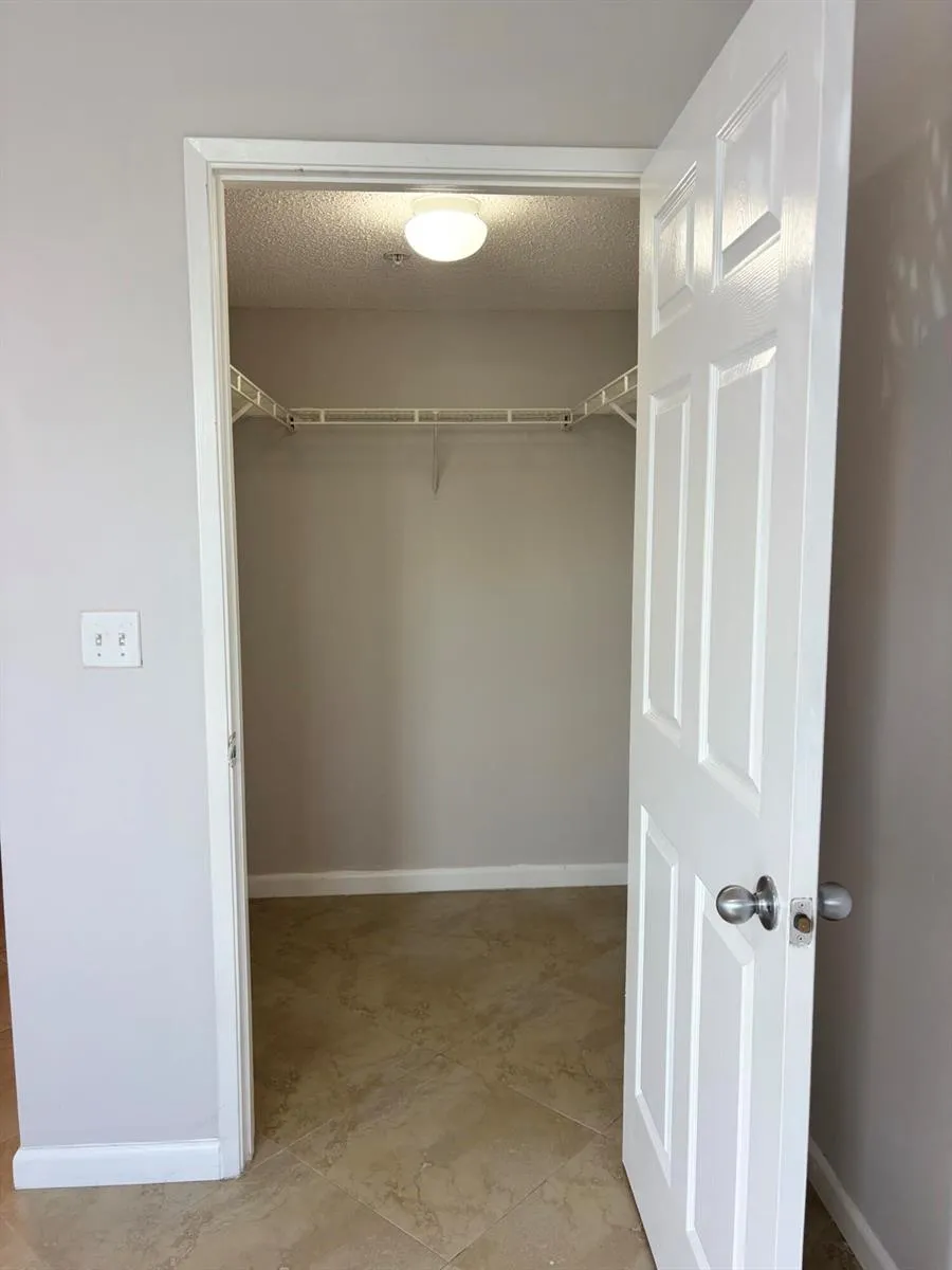 2640 S UNIVERSITY DRIVE #305 Davie, FL 33328