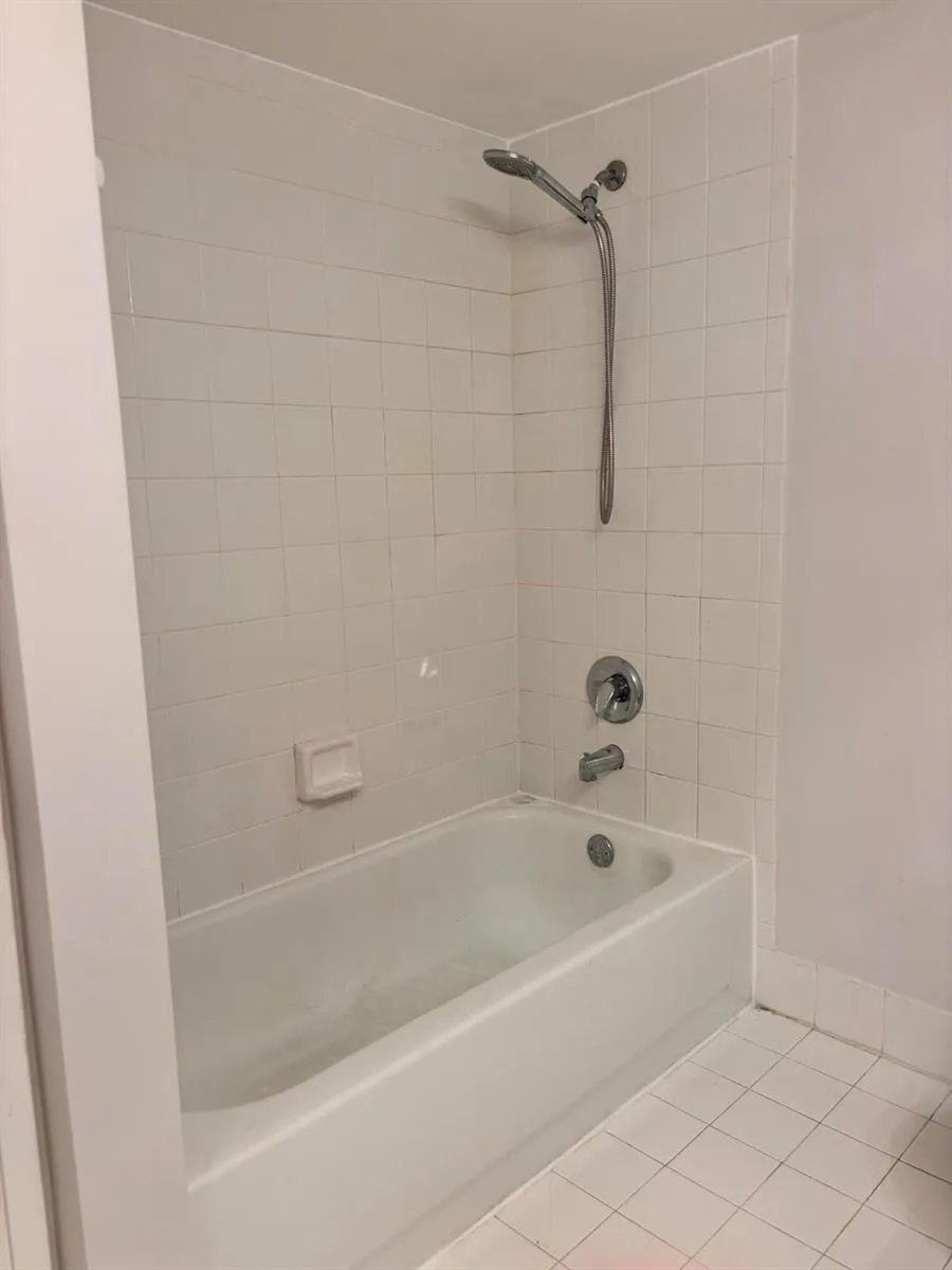 2640 S UNIVERSITY DRIVE #305 Davie, FL 33328