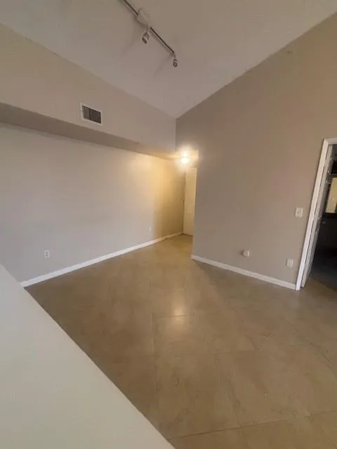 2640 S UNIVERSITY DRIVE #305 Davie, FL 33328
