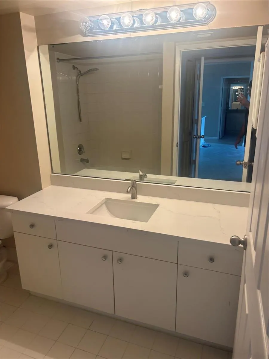 2640 S UNIVERSITY DRIVE #305 Davie, FL 33328