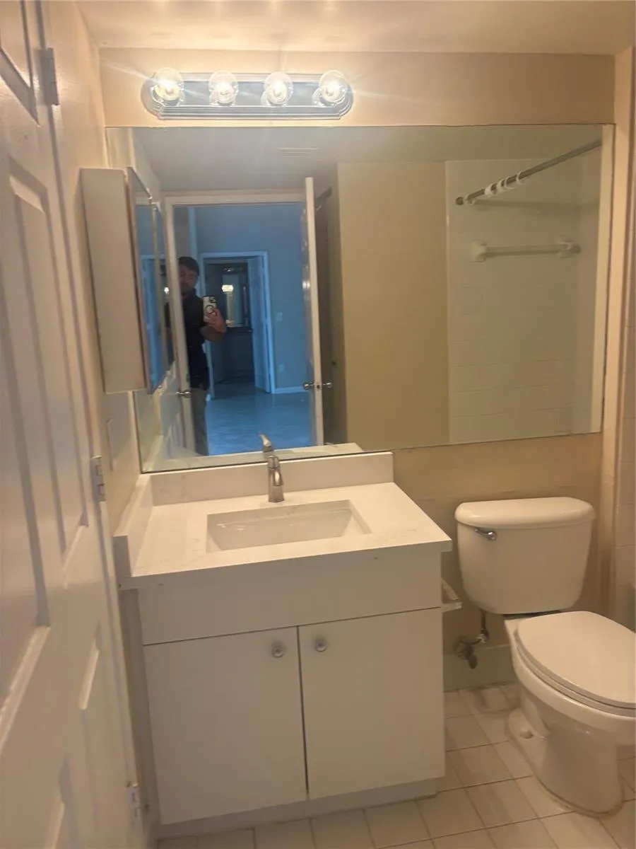 2640 S UNIVERSITY DRIVE #305 Davie, FL 33328
