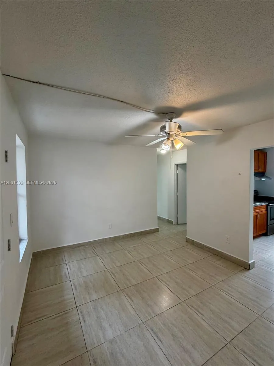 1045 SW 4th St #2 Miami, FL 33130