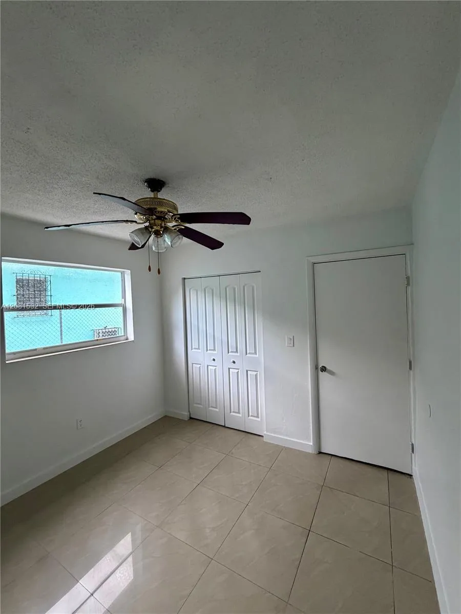 1045 SW 4th St #2 Miami, FL 33130