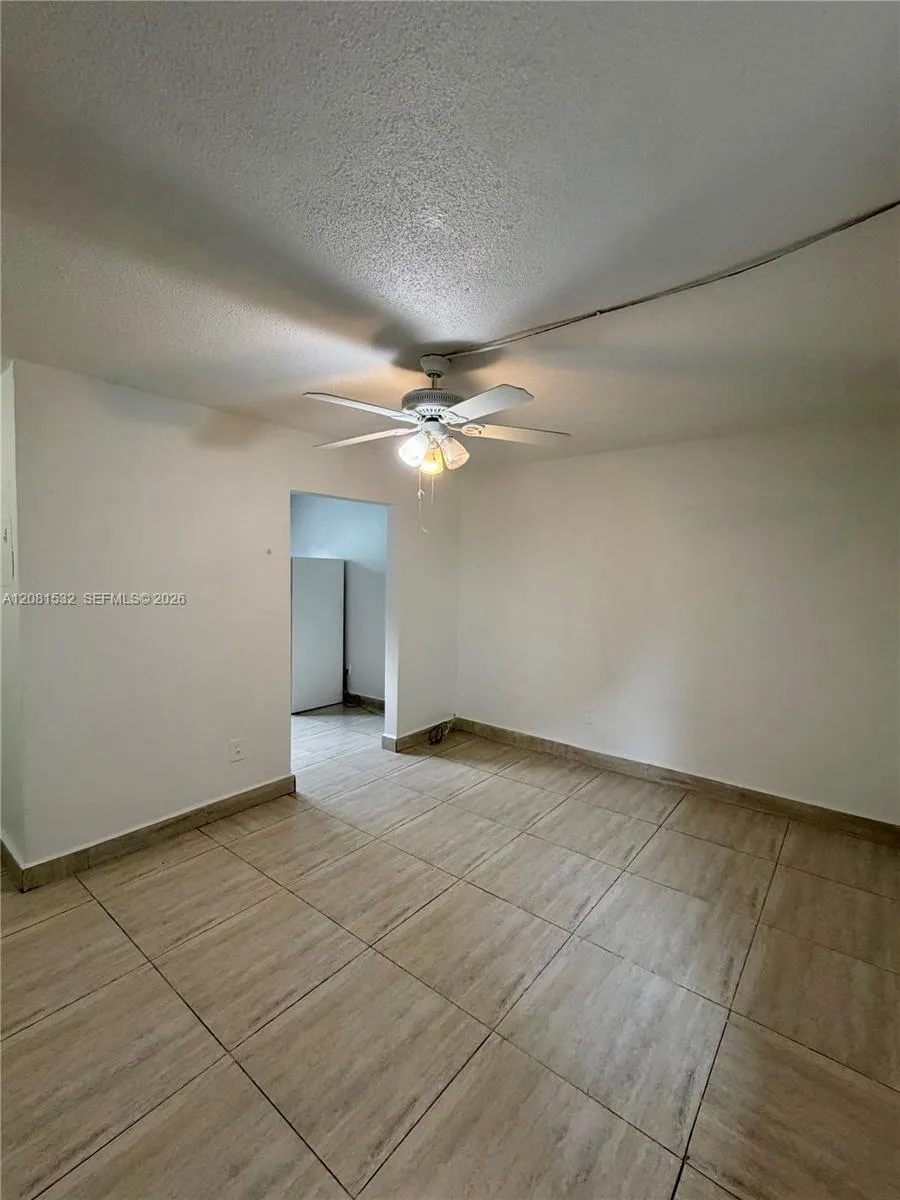 1045 SW 4th St #2 Miami, FL 33130