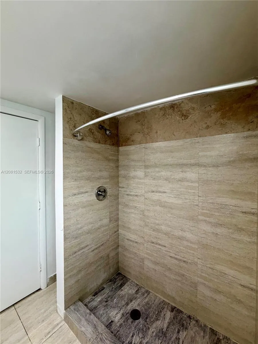 1045 SW 4th St #2 Miami, FL 33130