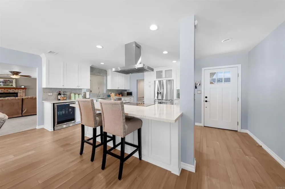 8314 Lake Gaby Avenue San Diego, CA 92119