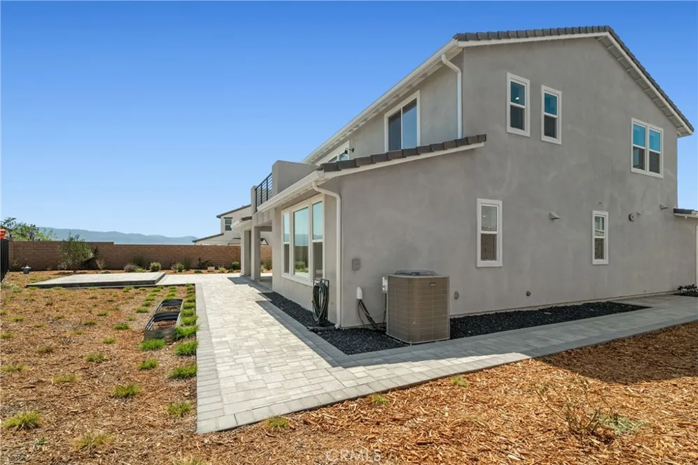 30006 Chestnut Castaic, CA 91384