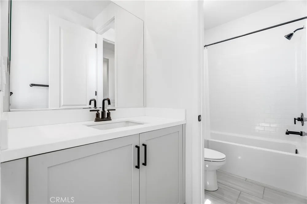 30006 Chestnut Castaic, CA 91384