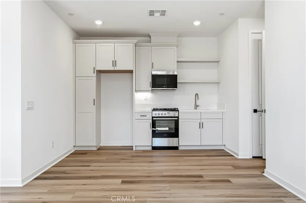 30006 Chestnut Castaic, CA 91384