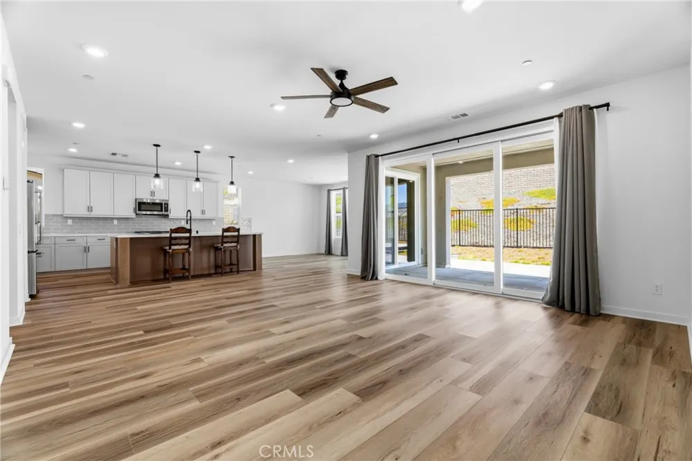 30006 Chestnut Castaic, CA 91384