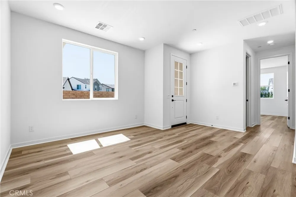 30006 Chestnut Castaic, CA 91384