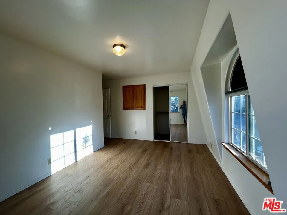 525 Santa Barbara Avenue Sugarloaf, CA 92386