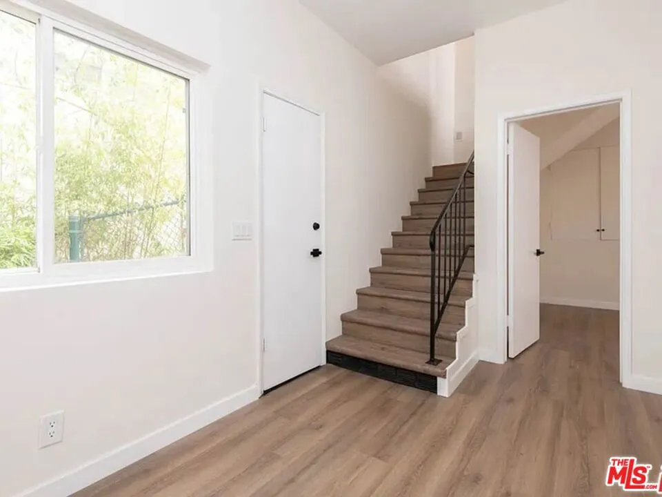 2819 Pacific View Trail #1&2 Los Angeles, CA 90068