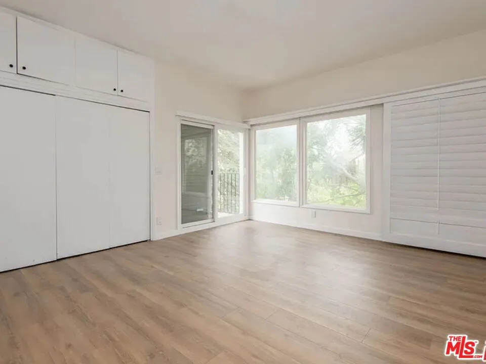 2819 Pacific View Trail #1&2 Los Angeles, CA 90068