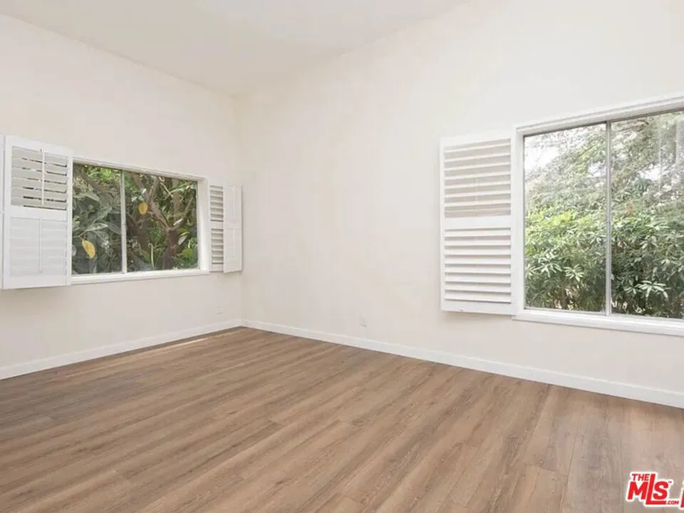 2819 Pacific View Trail #1&2 Los Angeles, CA 90068