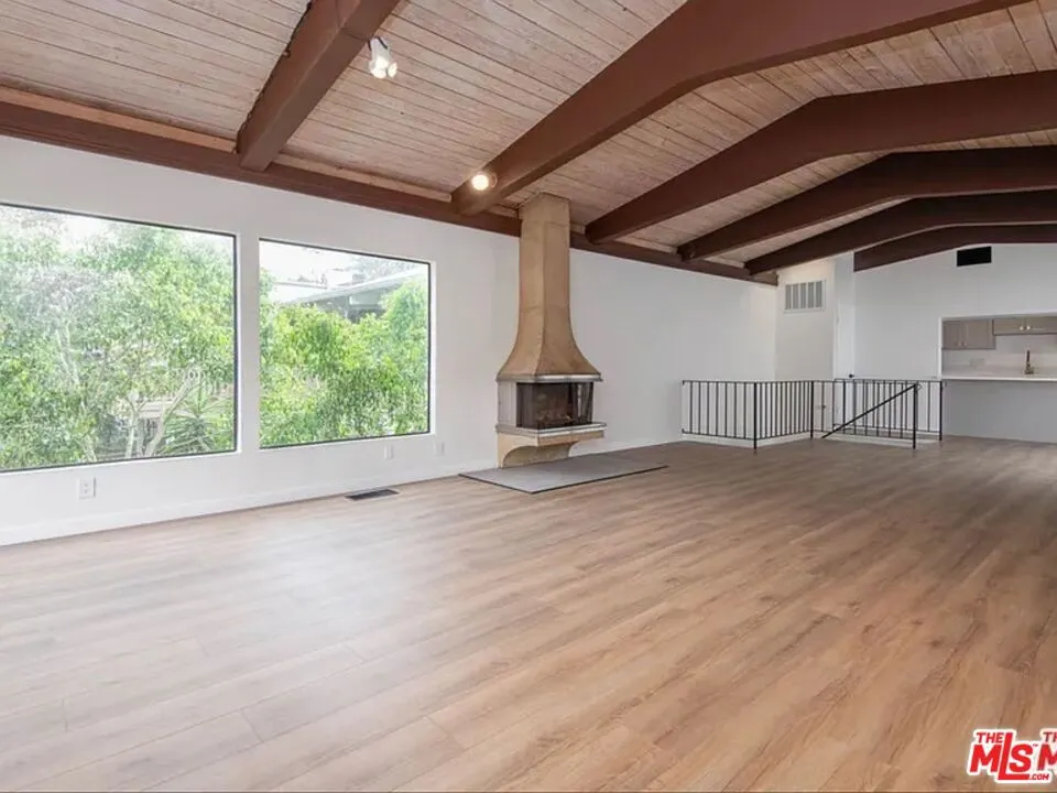 2819 Pacific View Trail #1&2 Los Angeles, CA 90068