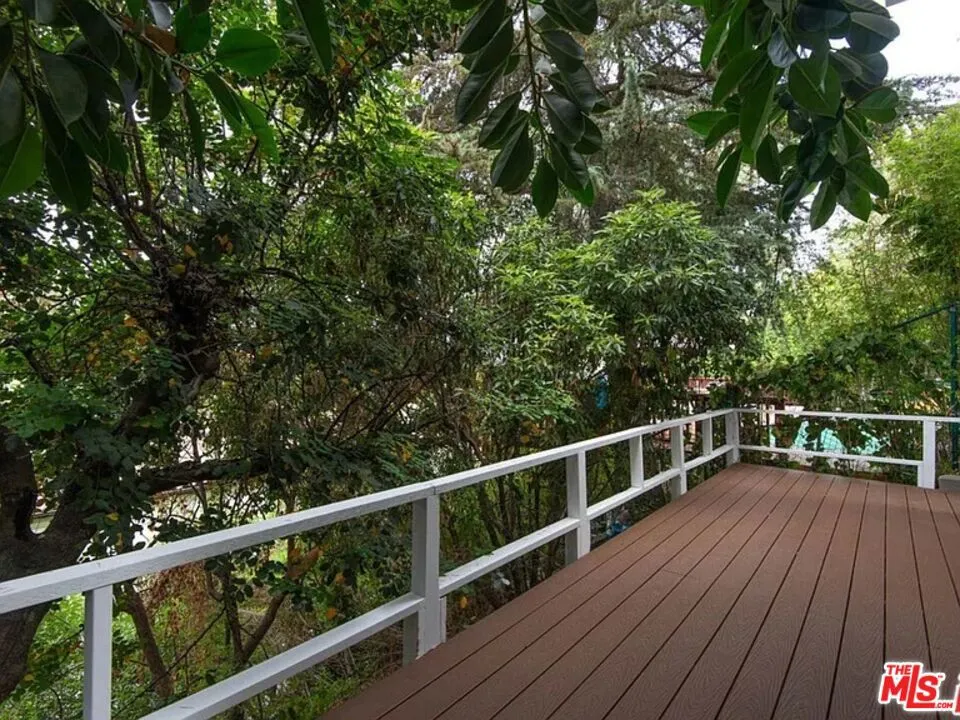 2819 Pacific View Trail #1&2 Los Angeles, CA 90068