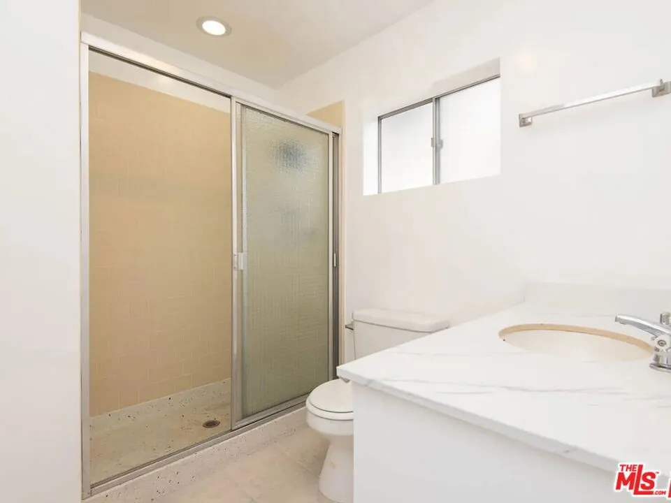 2819 Pacific View Trail #1&2 Los Angeles, CA 90068