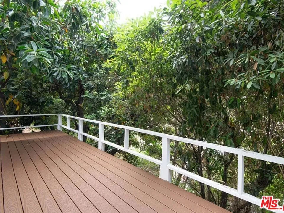 2819 Pacific View Trail #1&2 Los Angeles, CA 90068