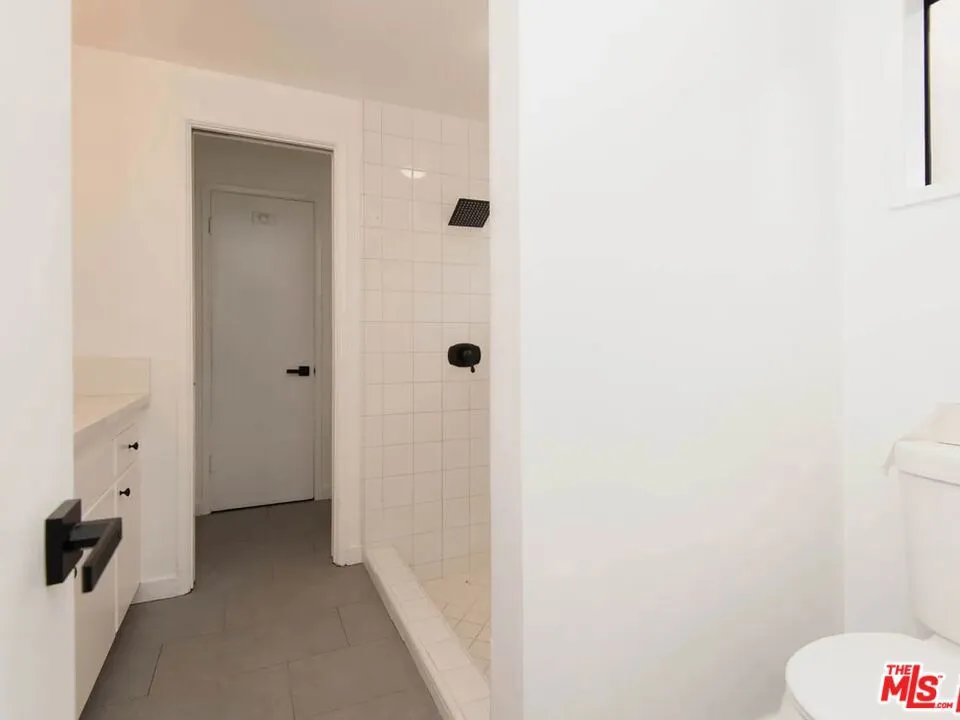 2819 Pacific View Trail #1&2 Los Angeles, CA 90068