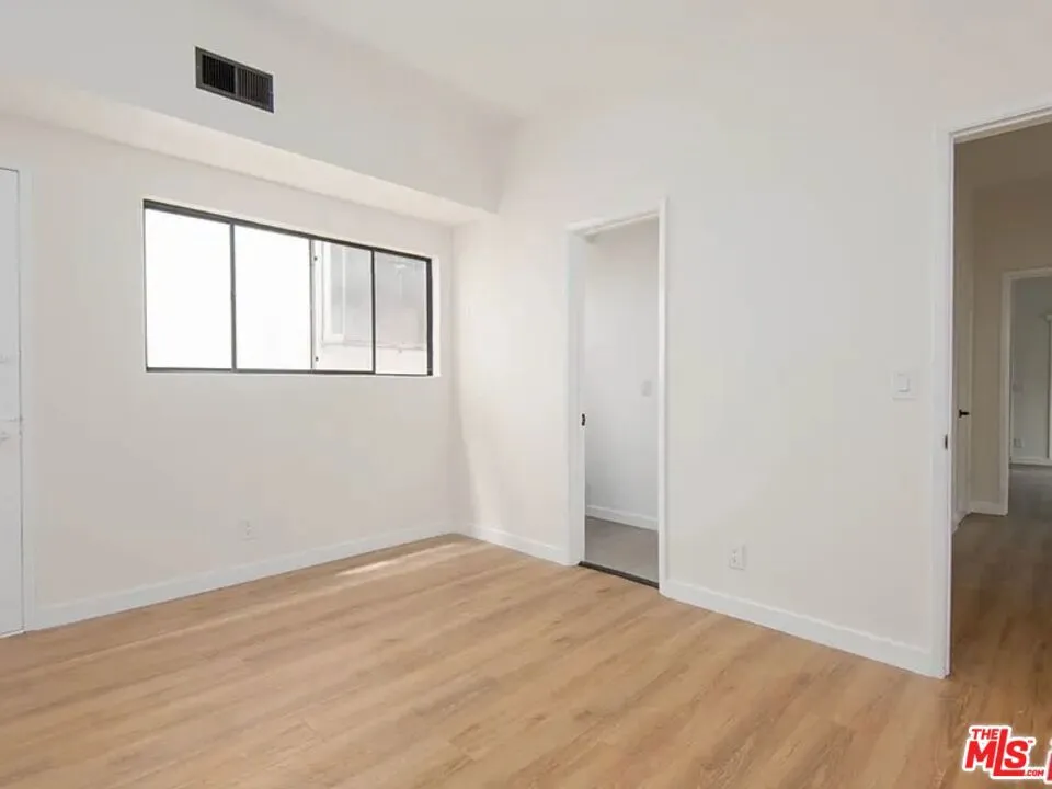 2819 Pacific View Trail #1&2 Los Angeles, CA 90068