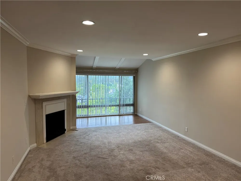 12830 Burbank #307 Valley Village, CA 91607