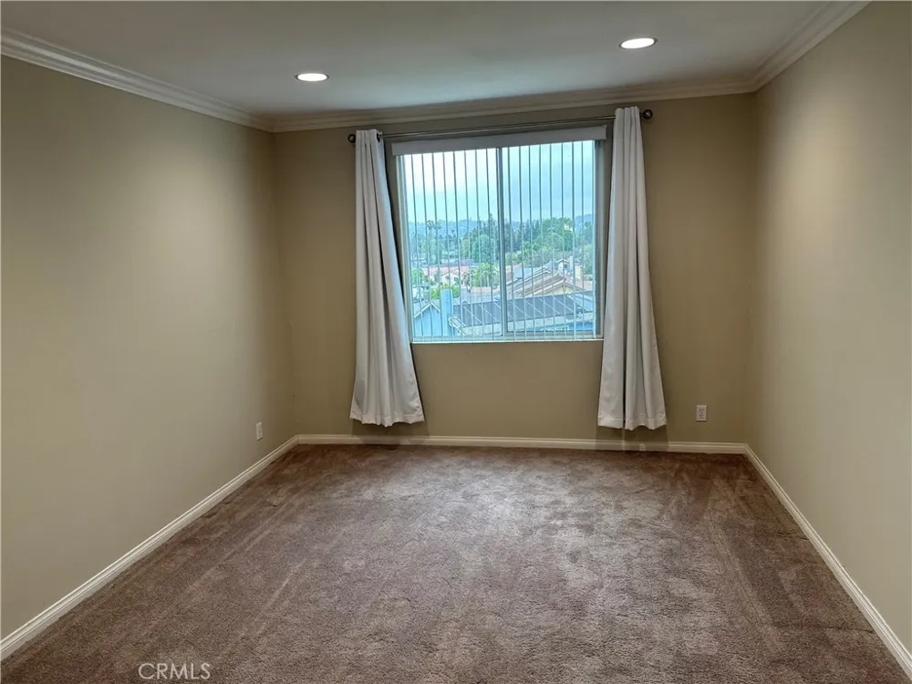 12830 Burbank #307 Valley Village, CA 91607